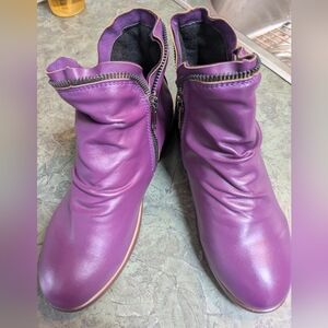 Eggplant Ankle Boots With Zippers Size 6